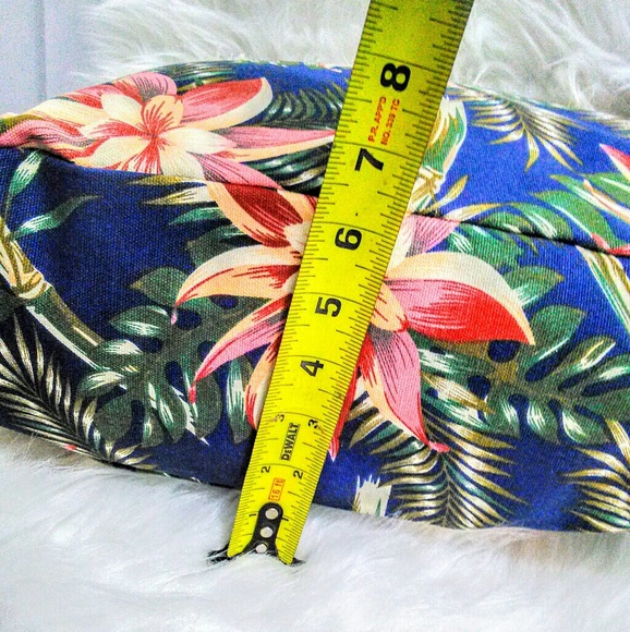 (NEW)! Beautiful! Floral Tote Bag! - Picture 5 of 8